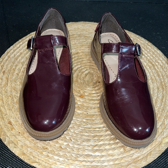 Clarks Patent Leather Academia Loafer Size 7.5 - Picture 7 of 12